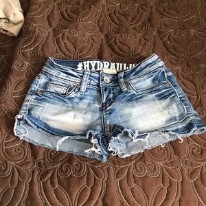 Hydraulic jean shorts
